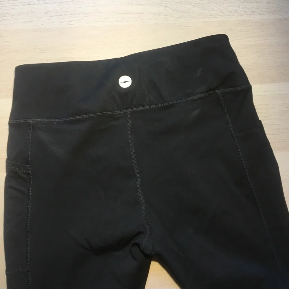 👀 4/$10 Avia Black athletic leggings with white stripe & side pockets - Picture 5 of 5